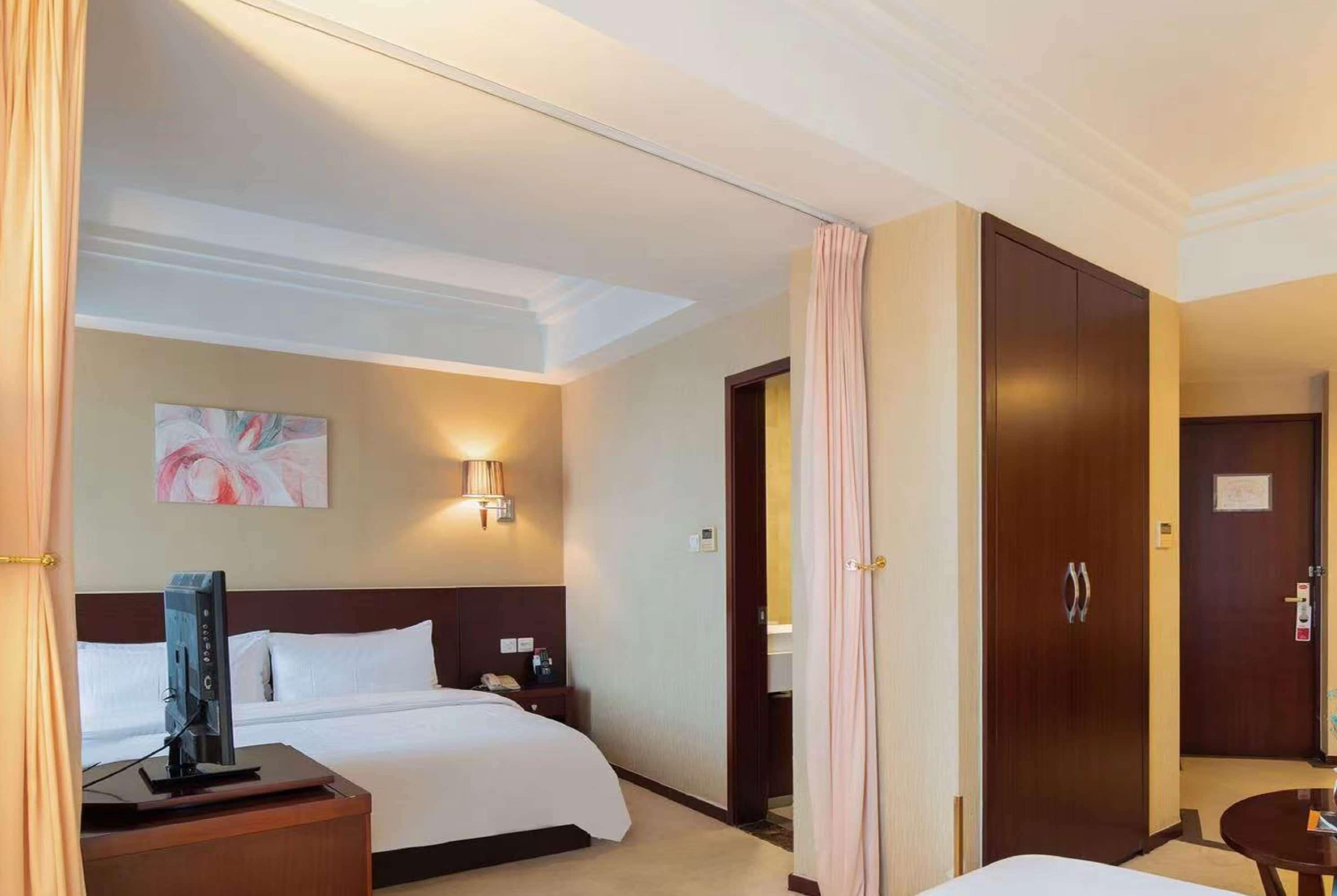 Ramada Shanghai Wujiaochang Exterior photo