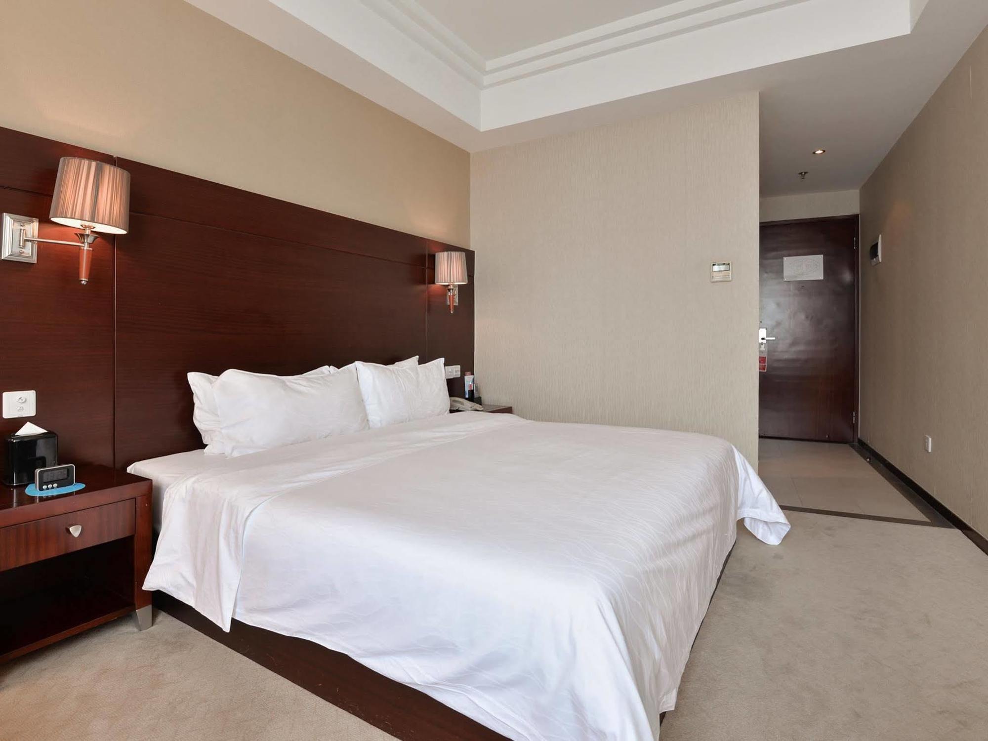 Ramada Shanghai Wujiaochang Exterior photo