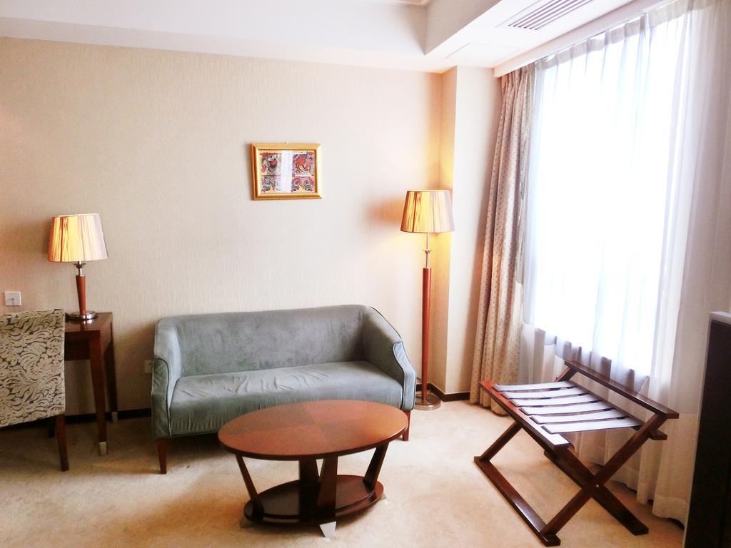 Ramada Shanghai Wujiaochang Room photo